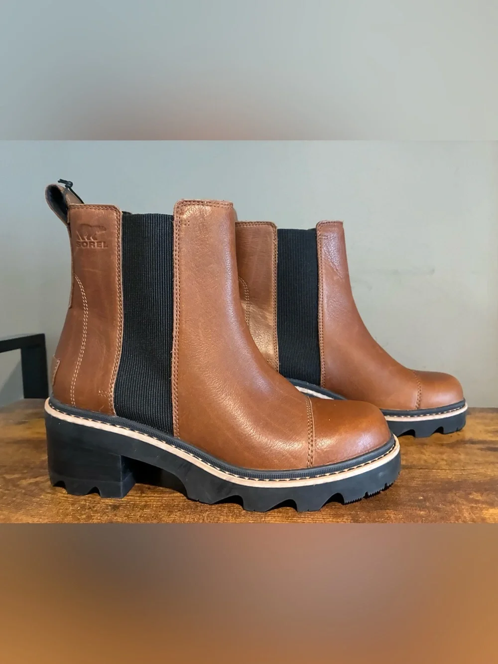 SOREL Joan Now Chelsea Boots Women’s Brown Leather Waterproof Lug Sole Sz 10